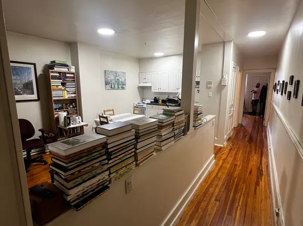 2046 Locust St APT 4F, Philadelphia, PA 19103