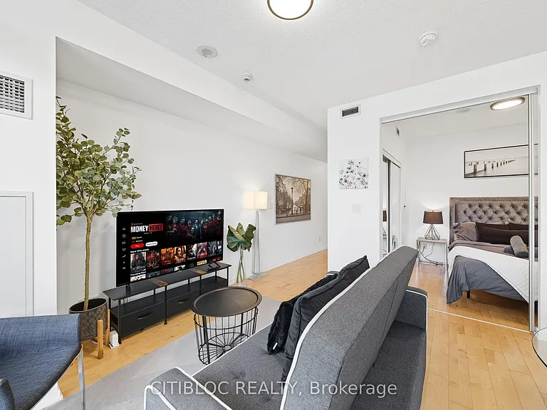 65 Bremner Blvd #4007 — Photo 17