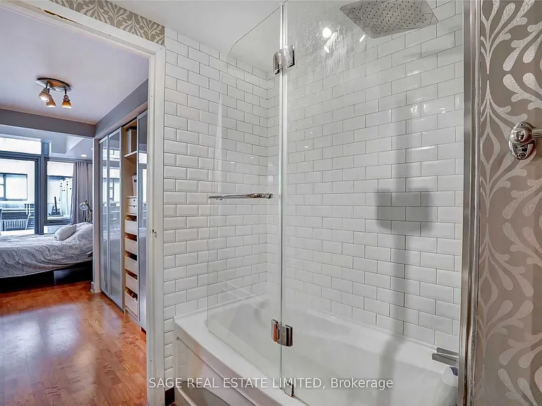 233 Carlaw Ave #509 — Photo 27