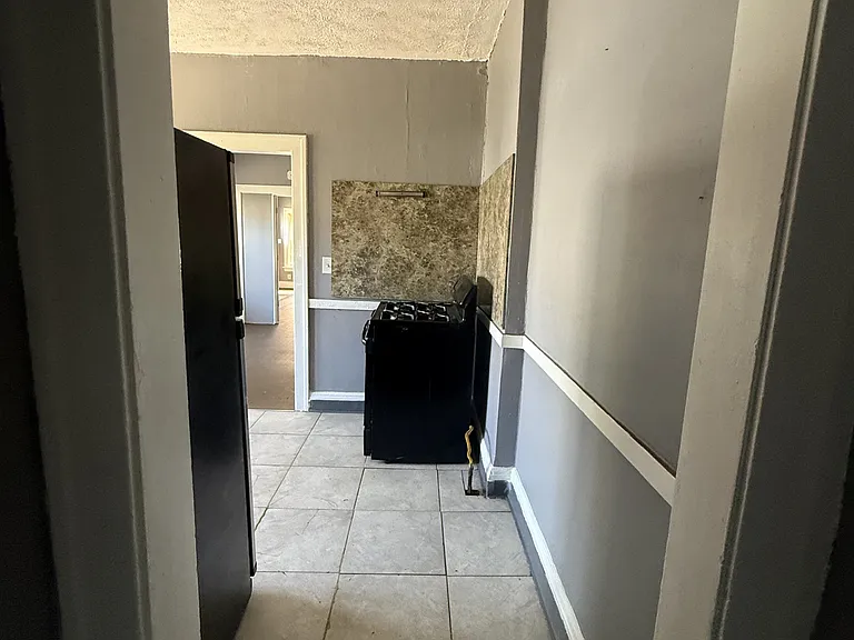 3412 E 147th St #1 — Photo 7