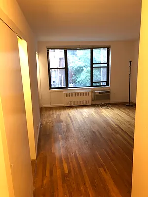 Rented by Eric Goodman Realty Corp | media 11