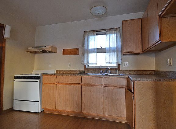 2nd image of 1805 S Church St