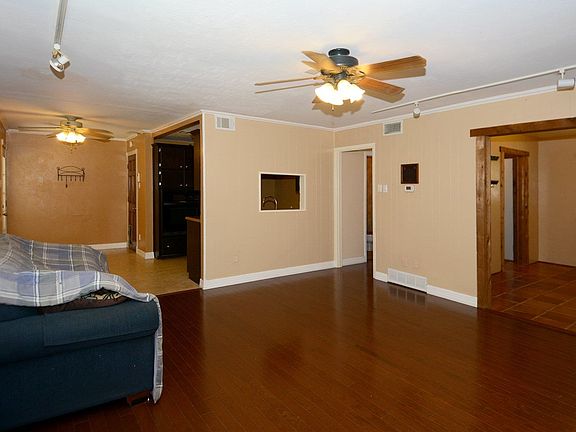 4th image of 4110 Justice Ln