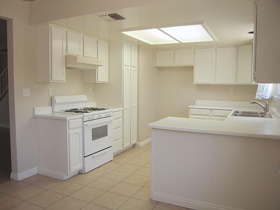 5th image of 17816 Downey Ave Unit 2