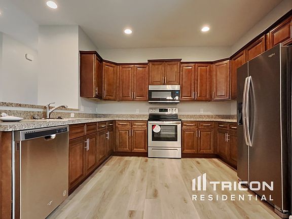 5th image of 3230 Whispering Trails Ave