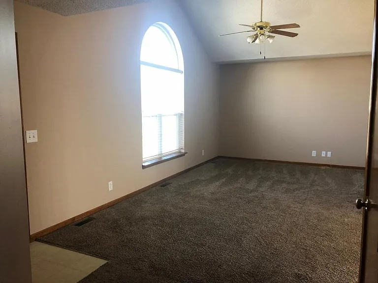 2217 Madison Ave — Photo 2