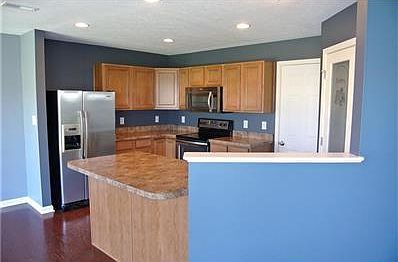 4th image of 5626 W Woodstock Trl