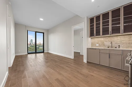 262 9th St Photo 1