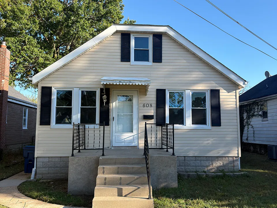 680 Pardella Ave