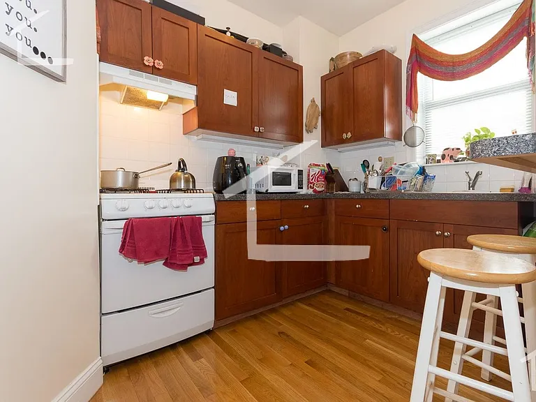 12 Park Vale Ave #12 — Photo 6