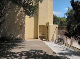 712 Graham Pl