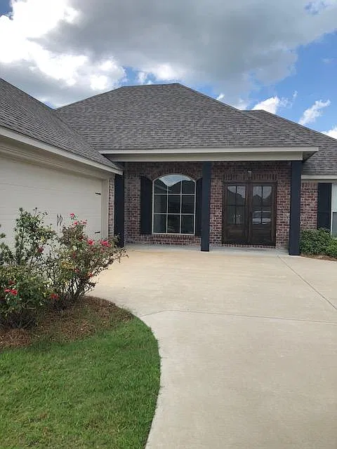 3 bed, 1459 sqft, $2,050 — Photo 1