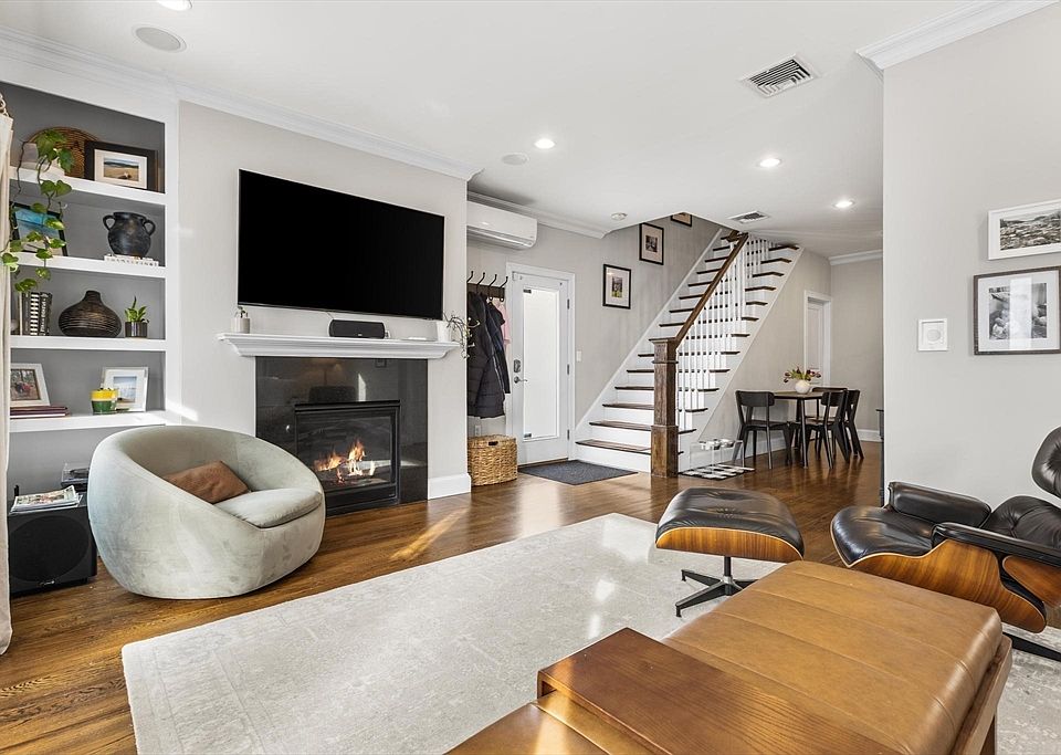1st image of 7 Burgoyne St #1