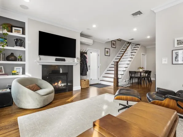 7 Burgoyne St #1, Dorchester, MA 02124