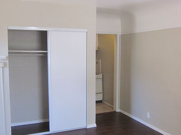 5th image of 338 N New Hampshire Ave APT 8
