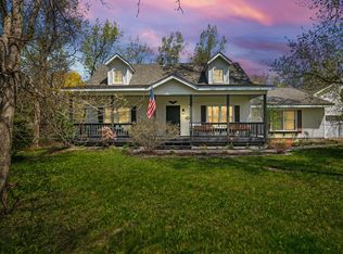 3890 Shoreline Dr, Wayzata, MN 55391