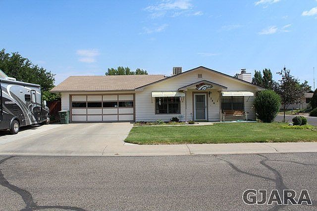 1st image of 2746 Parkwood Dr