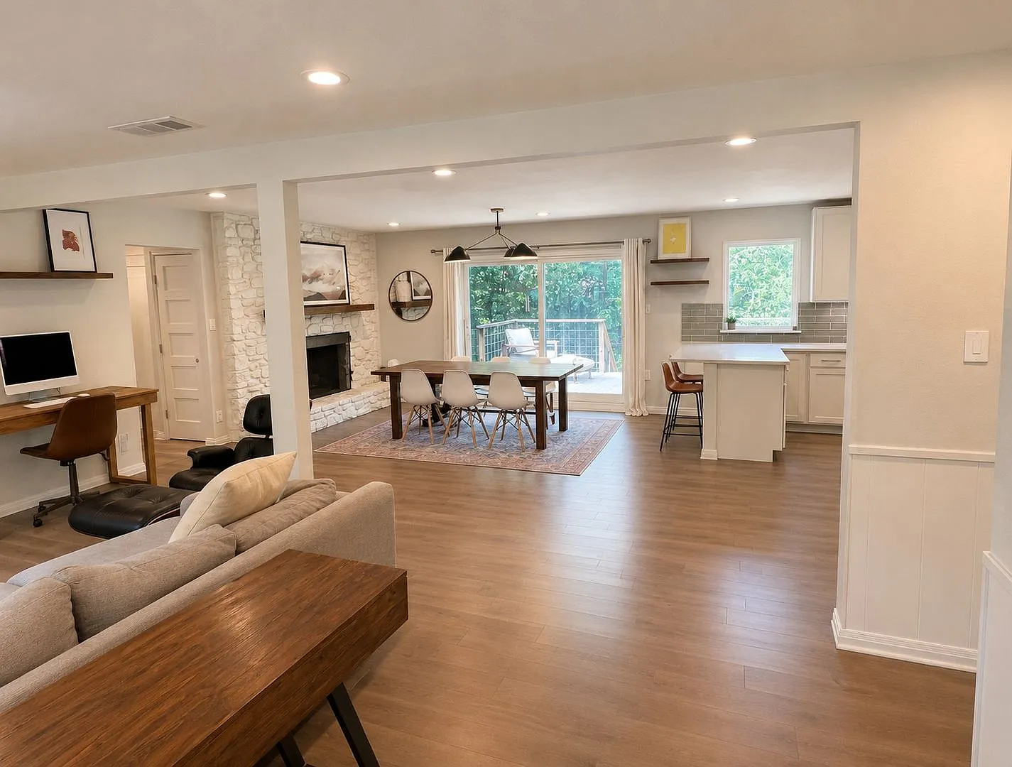 Brilliant Home on a Large Lot with Everything! — Photo 4