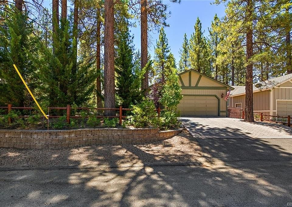 1st image of 824 Moutain Ln