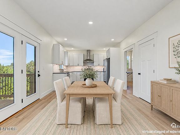 3rd image of 821 Gavin Ln