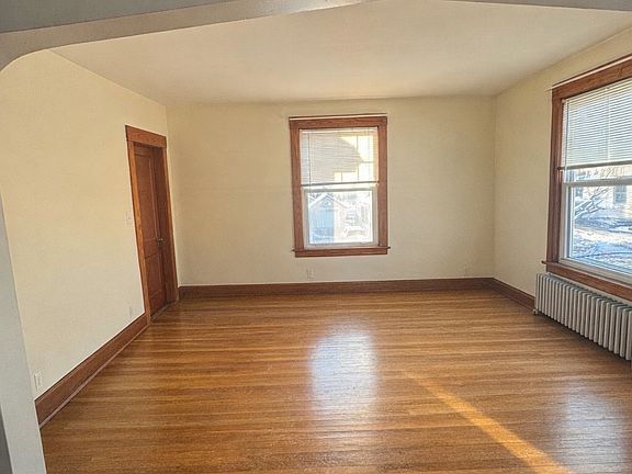 4th image of 20 Dean Ave Unit 3