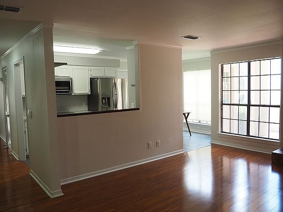 3rd image of 2255 Thousand Oaks Dr APT 603