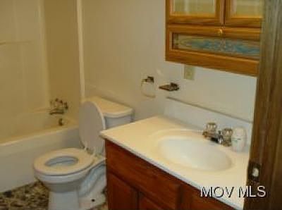 2nd image of 2713 Linden St