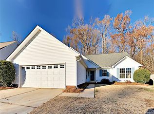 11818 Golden Maple Ln, Charlotte, NC 28215