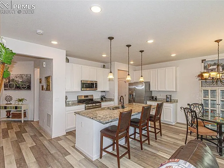 859 Marine Corps Dr — Photo 4