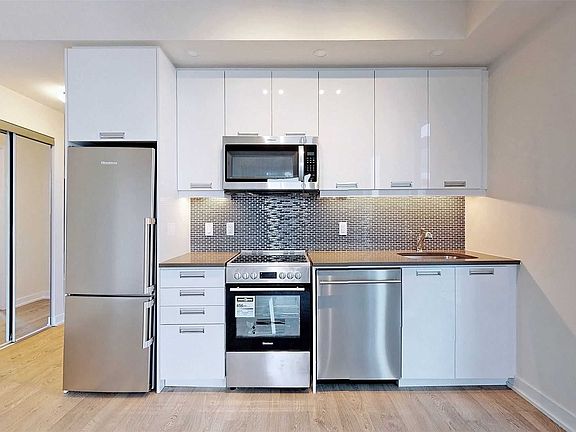 4th image of 99 John St #2507