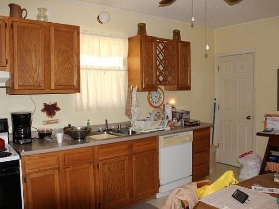 4th image of 214 W Main St