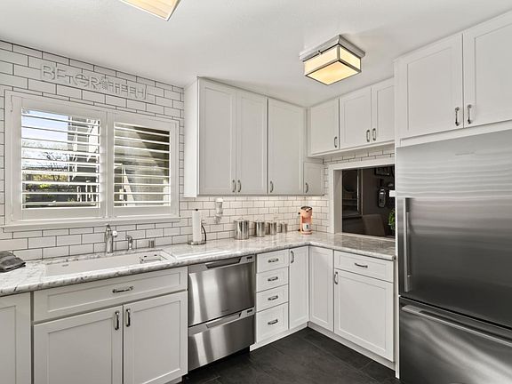 5th image of 130 Barneson Ave APT 6