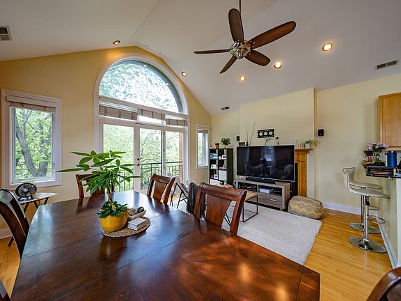 3rd image of 2905 N Damen Ave #3