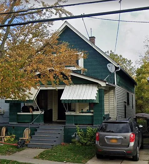 113 Carl St — Photo 3