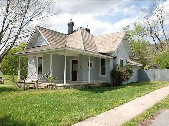 3rd image of 500 Elm Ave