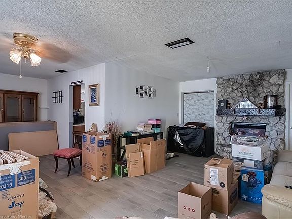 4th image of 512 Lake Blue Dr