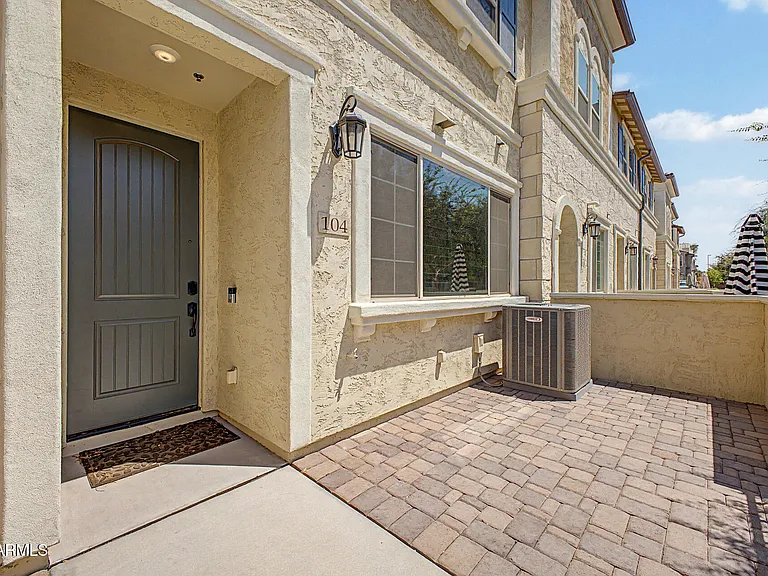 1917 E Hampton Ln #104 — Photo 4