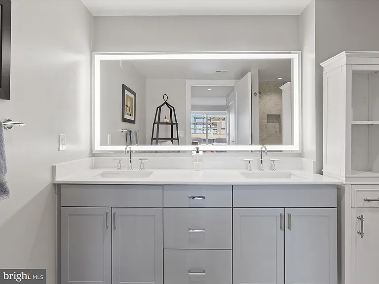 925 N Fairfax St #704 — Photo 21