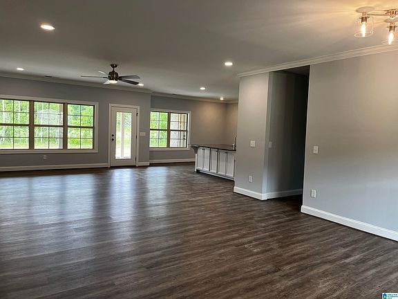 3rd image of 505 Taylors Way