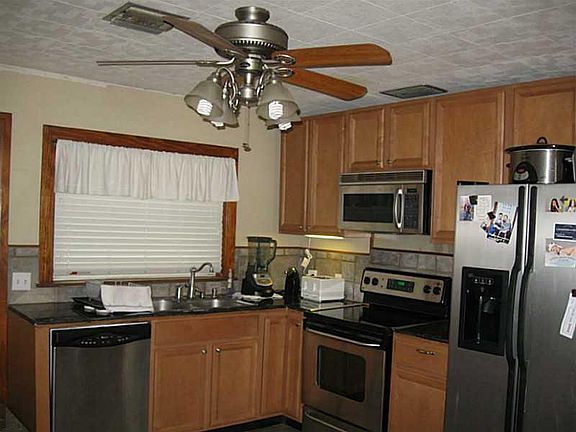 3rd image of 154 N Ezidore Ave