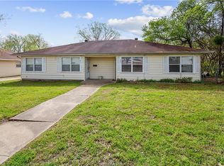 409 Sulphur Springs Rd, Bryan, TX 77801