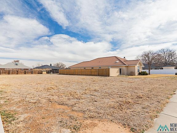 5th image of 104 Scottsdale Dr