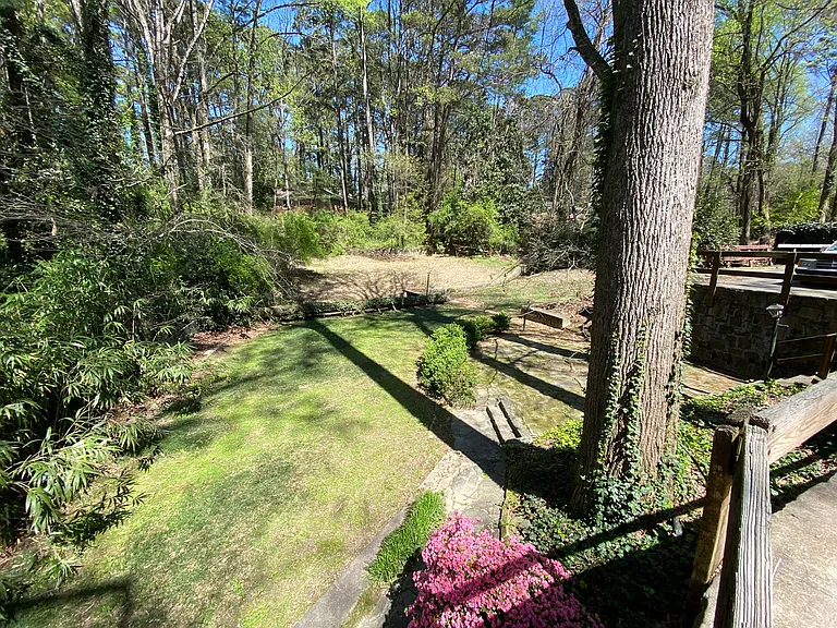 2071 E Roxboro Rd NE #B — Photo 13