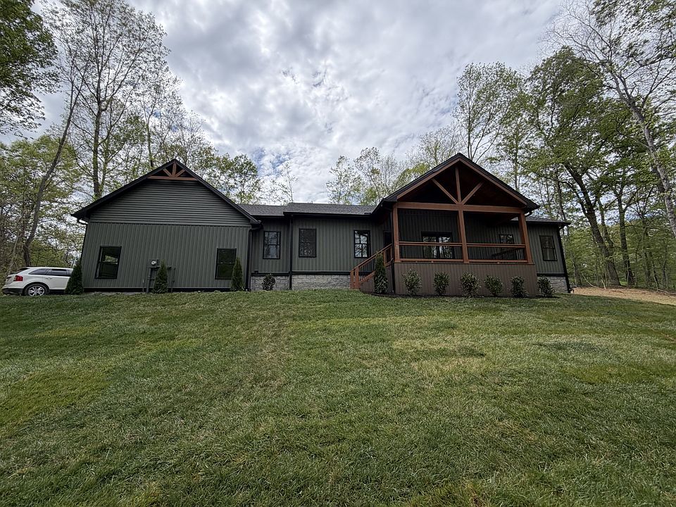 2nd image of 827 Town Branch Rd