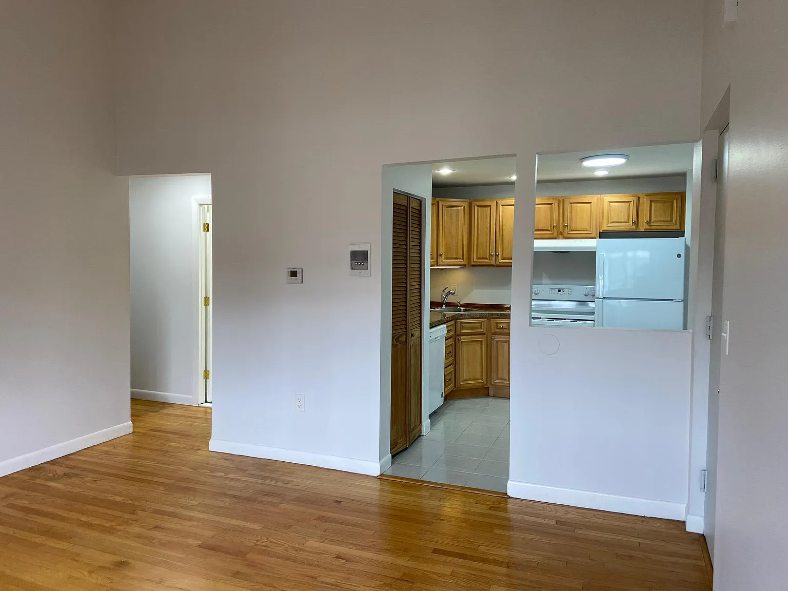 2 bed, 750 sqft, $2,500 — Photo 4