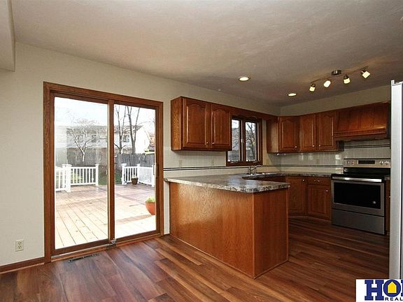 5th image of 8224 S Hazelwood Dr