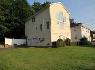 3 Richard St, Ansonia, CT 06401