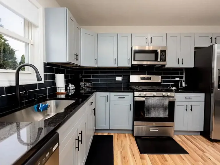 803 Lilac Ln — Photo 13
