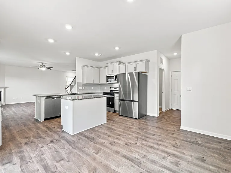 2509 Summersby Dr — Photo 25