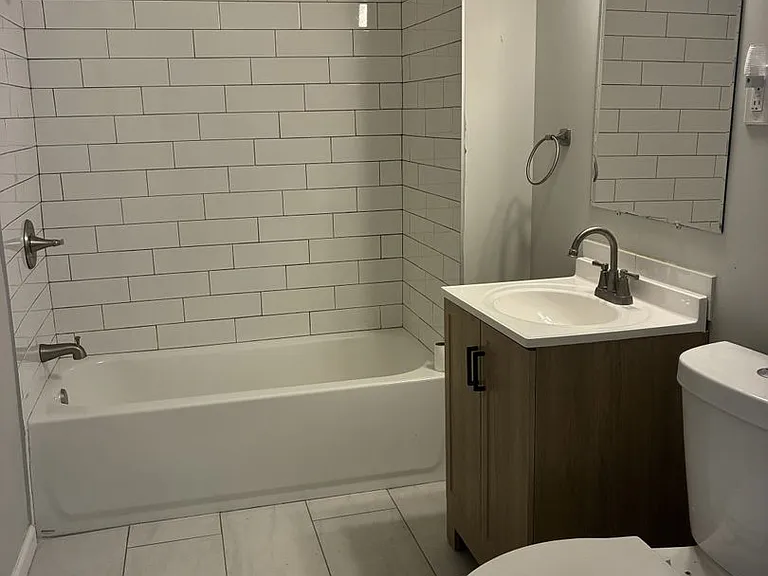 159-161 Lewis St — Photo 11